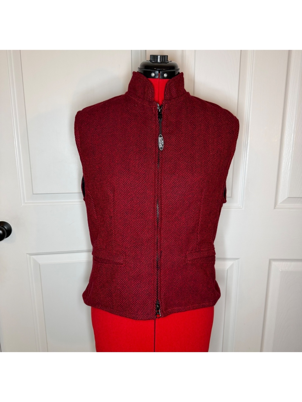 Schaefer Outfitter Women M Cheyenne Wool Full Zip Vest Red Black Herringbone